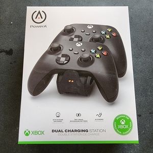 Xbox one dual charging station